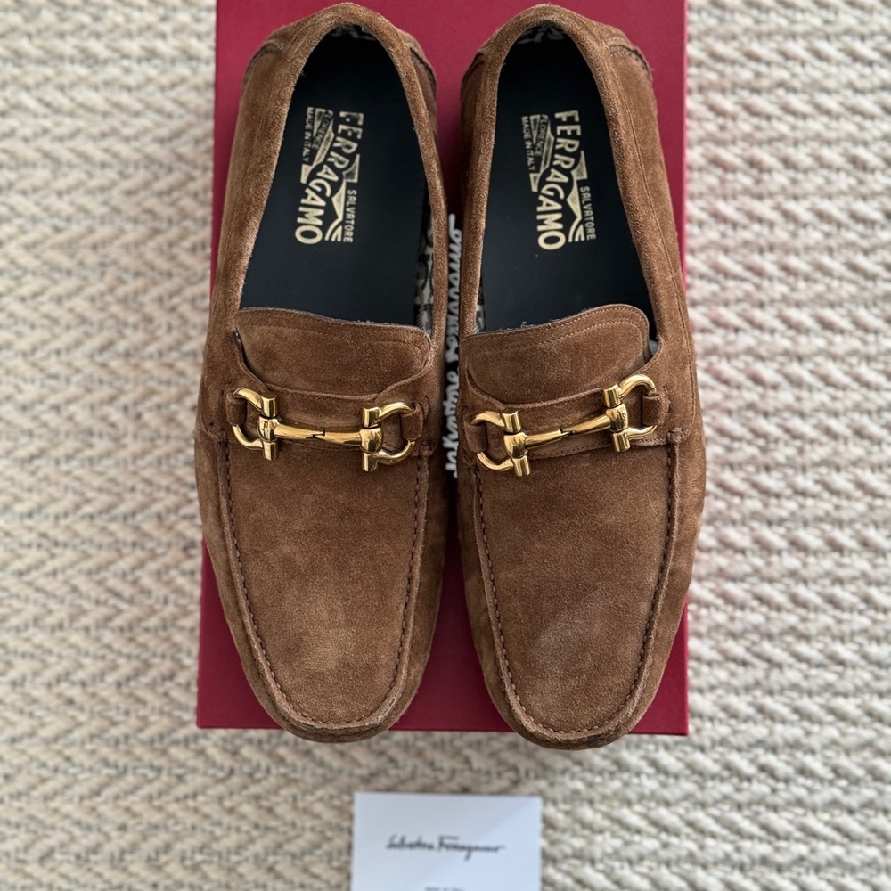 Men’s Ferragamo Parigi Driver. Brown suede + gold hardware.